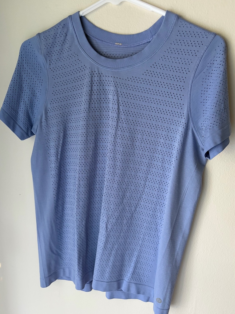 42. Size Small LULULEMON Periwinkle Breeze By Tee